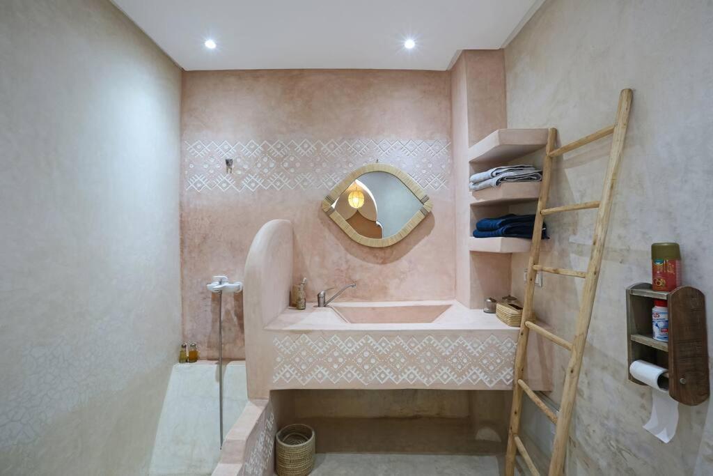 Riad El Khir En Centre Ville Rooftop Et Bassin Marrakesh Exterior foto